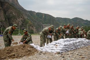 王猛：湖人无论领先多少 他们的火力维持不了48分钟